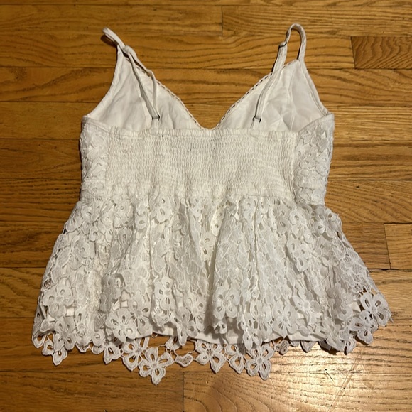Cute White Abercrombie & Fitch Top - Picture 4 of 5